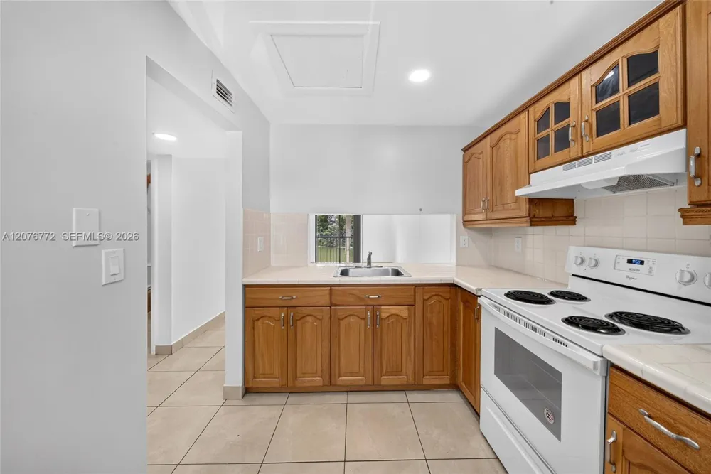 7670 SW 152nd Ave #1-207 Miami, FL 33193