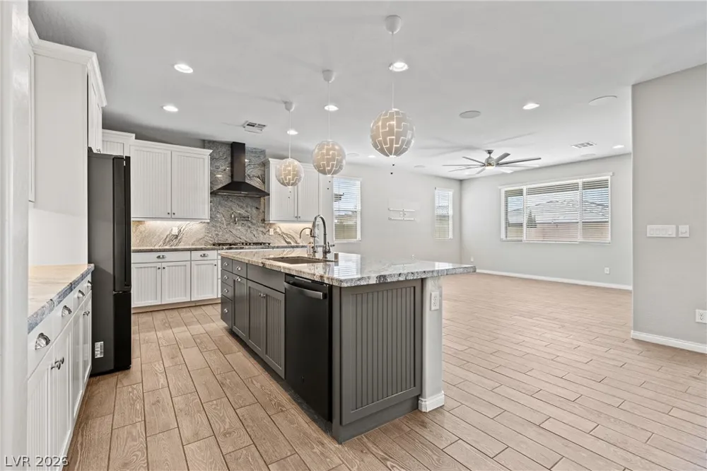 10125 Ferton Lake Avenue Las Vegas, NV 89178