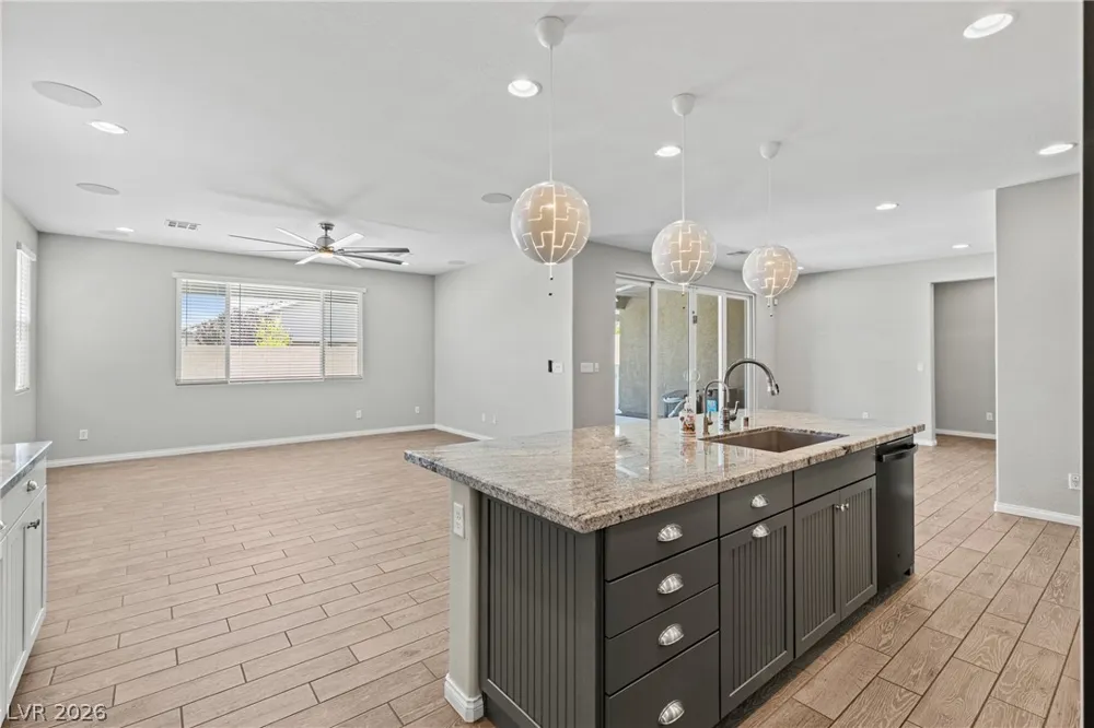 10125 Ferton Lake Avenue Las Vegas, NV 89178