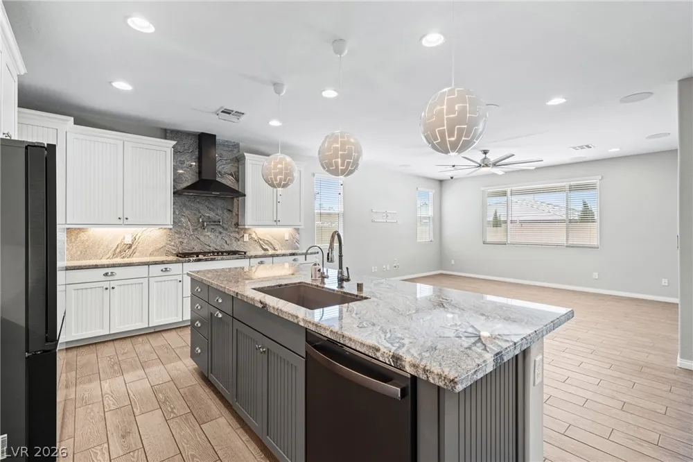 10125 Ferton Lake Avenue Las Vegas, NV 89178
