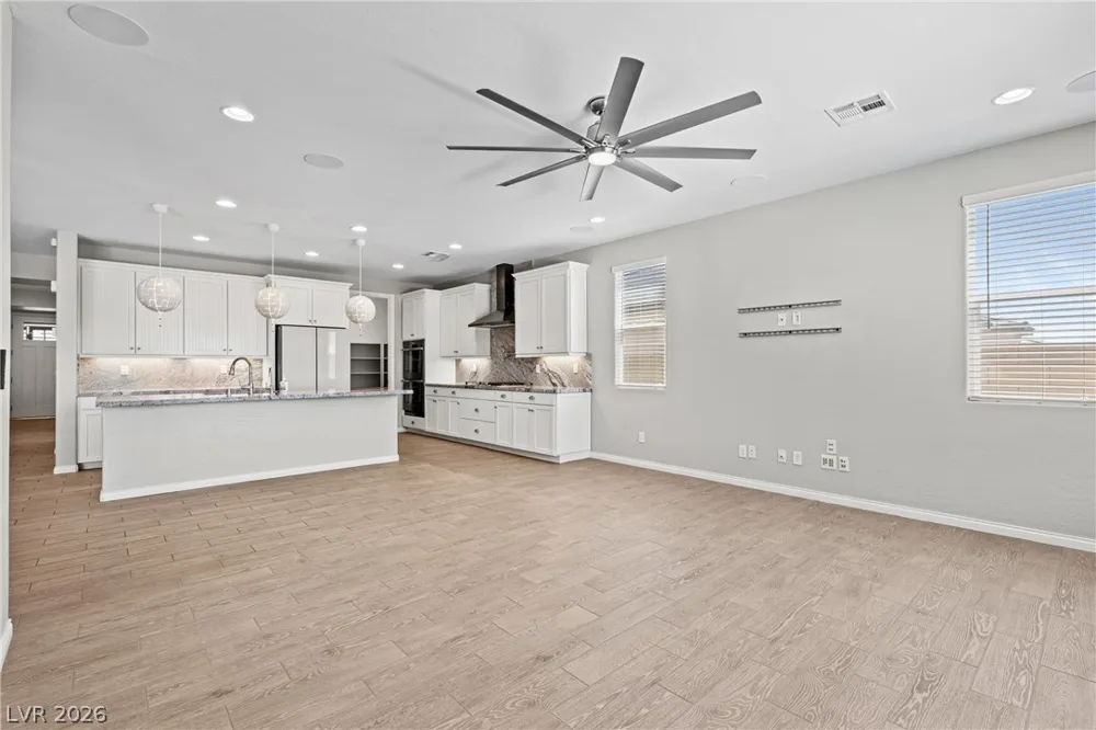 10125 Ferton Lake Avenue Las Vegas, NV 89178