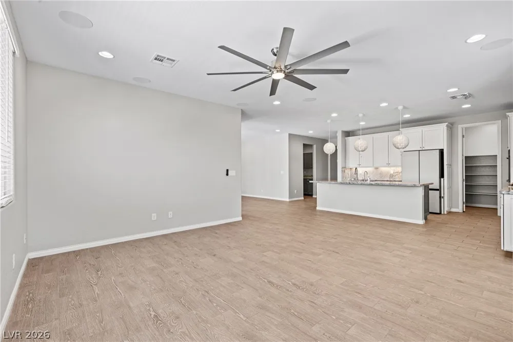 10125 Ferton Lake Avenue Las Vegas, NV 89178