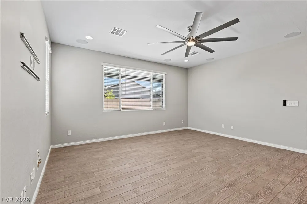 10125 Ferton Lake Avenue Las Vegas, NV 89178