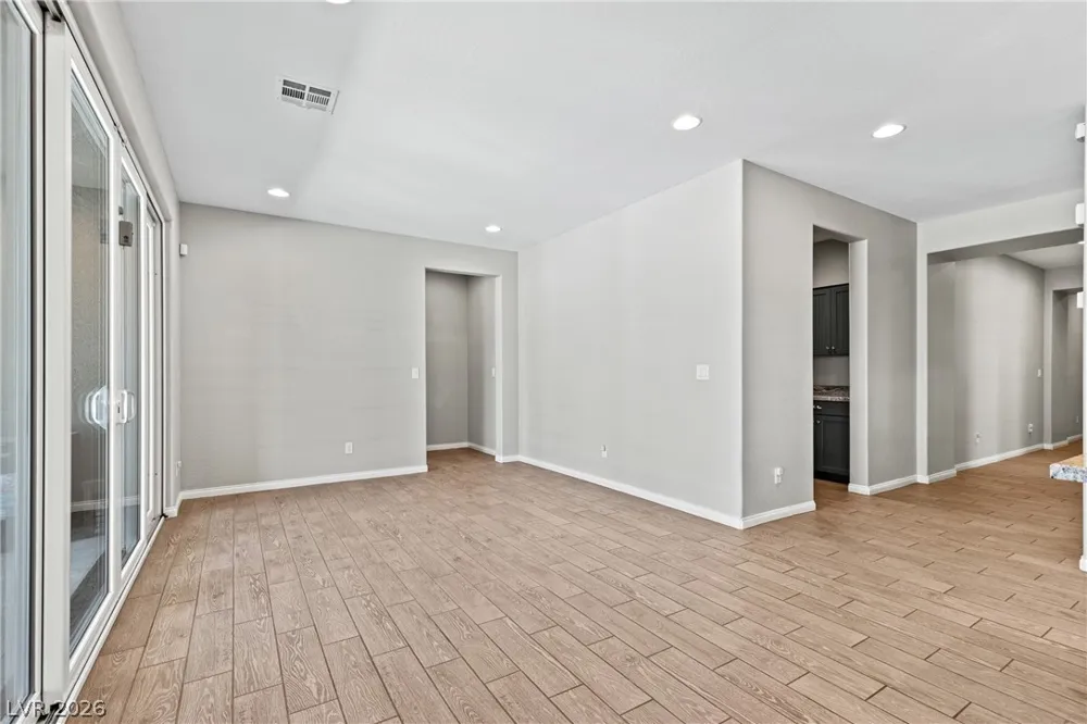 10125 Ferton Lake Avenue Las Vegas, NV 89178
