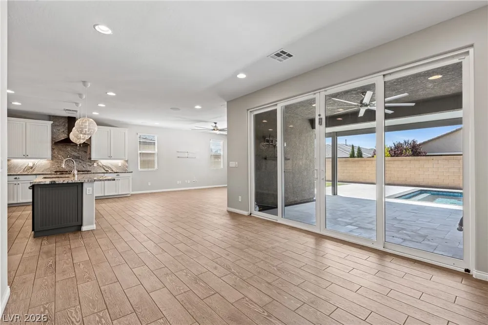 10125 Ferton Lake Avenue Las Vegas, NV 89178