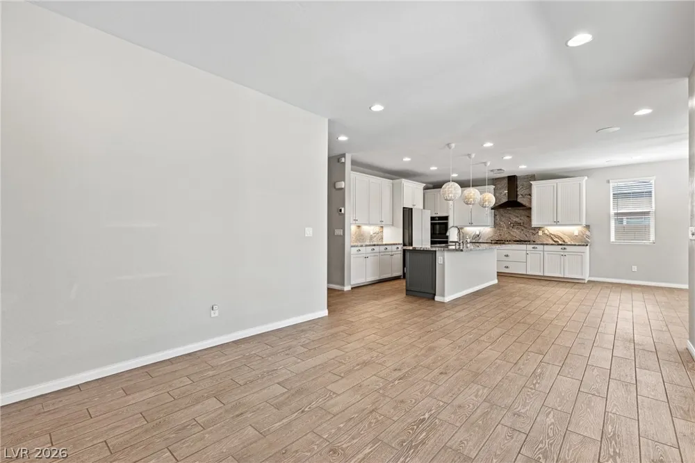 10125 Ferton Lake Avenue Las Vegas, NV 89178