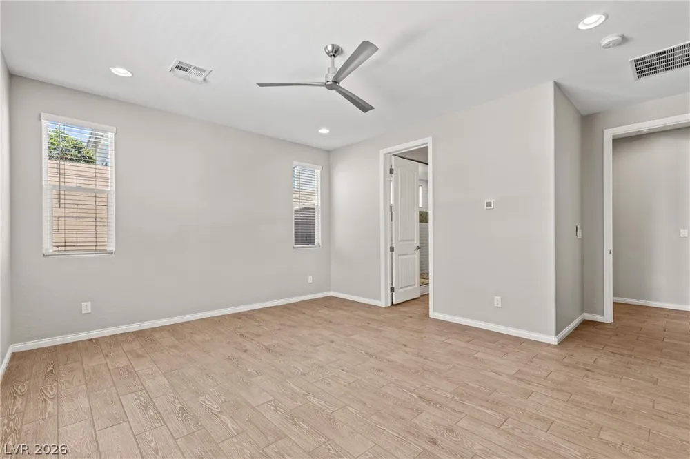 10125 Ferton Lake Avenue Las Vegas, NV 89178