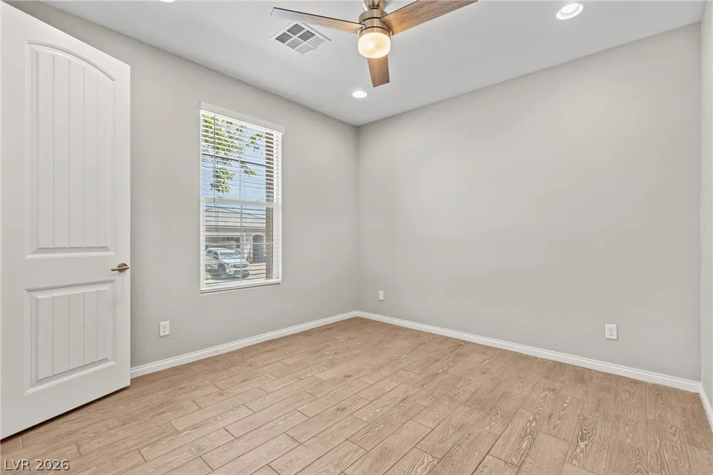 10125 Ferton Lake Avenue Las Vegas, NV 89178