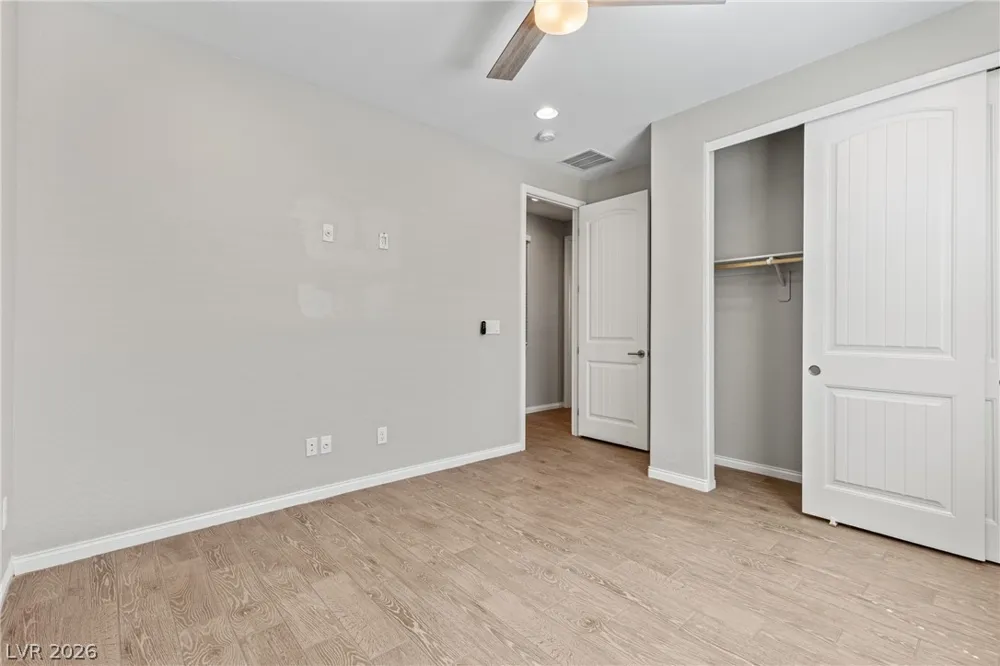 10125 Ferton Lake Avenue Las Vegas, NV 89178