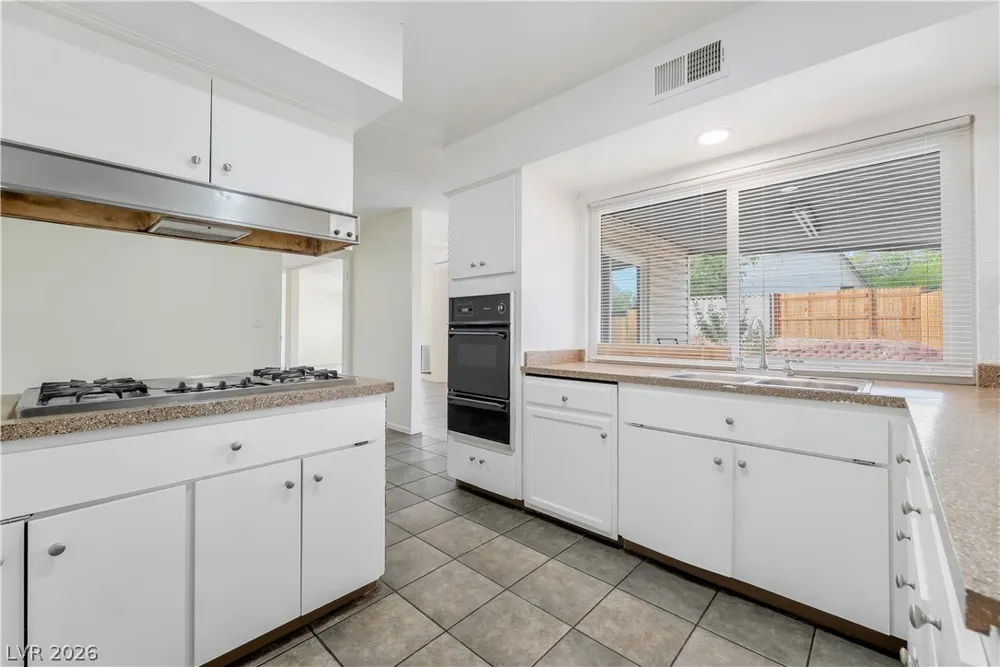 3047 Plaza Street Las Vegas, NV 89121