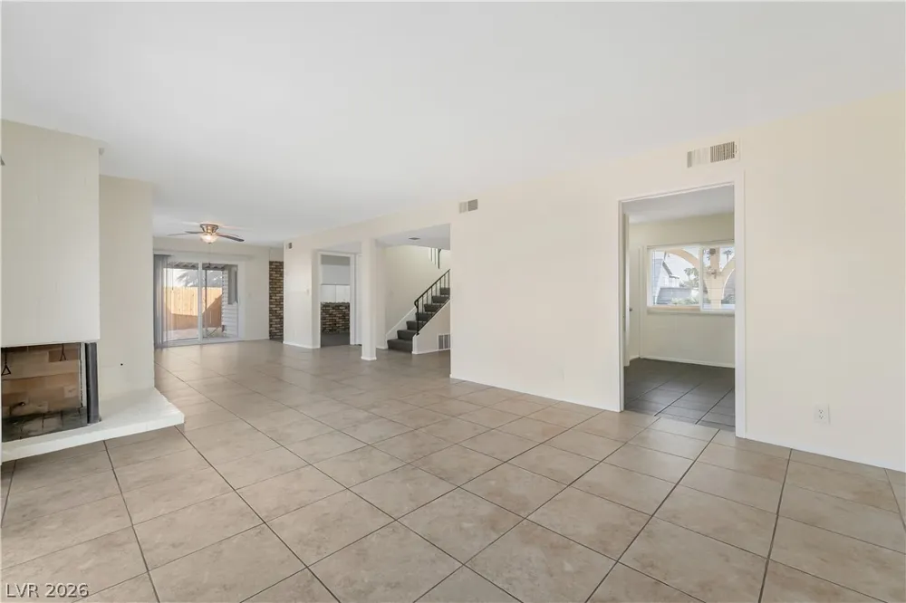 3047 Plaza Street Las Vegas, NV 89121