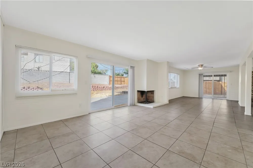 3047 Plaza Street Las Vegas, NV 89121