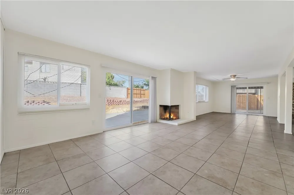 3047 Plaza Street Las Vegas, NV 89121