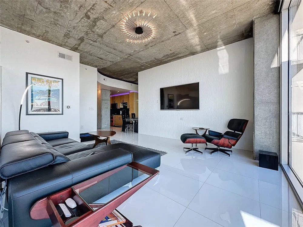 155 S COURT AVENUE #2111 Orlando, FL 32801