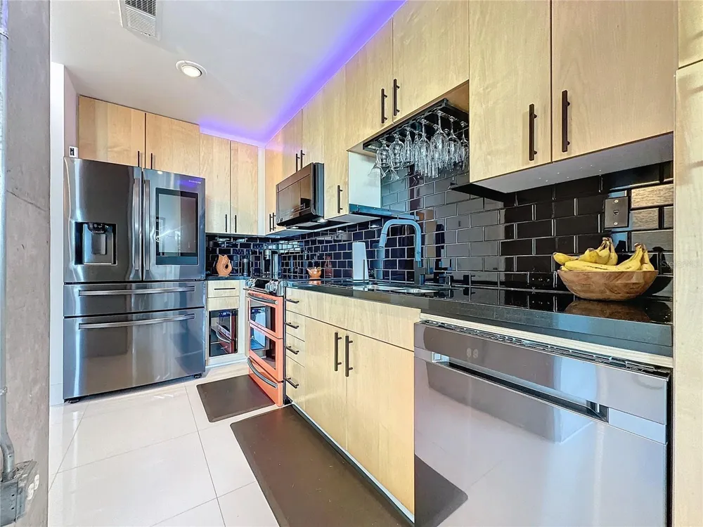 155 S COURT AVENUE #2111 Orlando, FL 32801