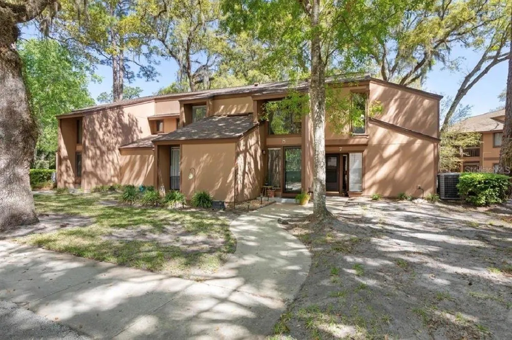 8 FAIRWAYS CIRCLE #8 Palm Coast, FL 32137