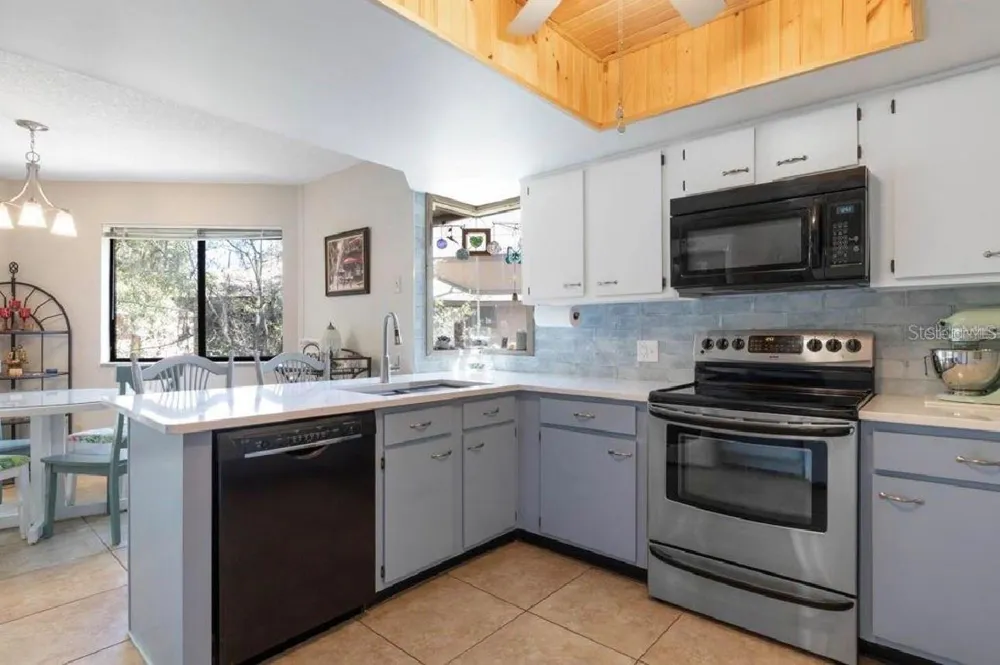 8 FAIRWAYS CIRCLE #8 Palm Coast, FL 32137