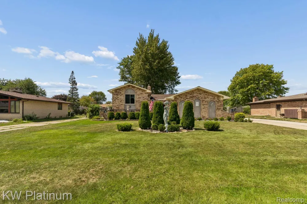 37233 Almont Drive W Sterling Heights City, MI 48310