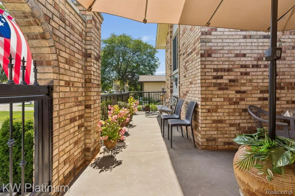 37233 Almont Drive W Sterling Heights City, MI 48310