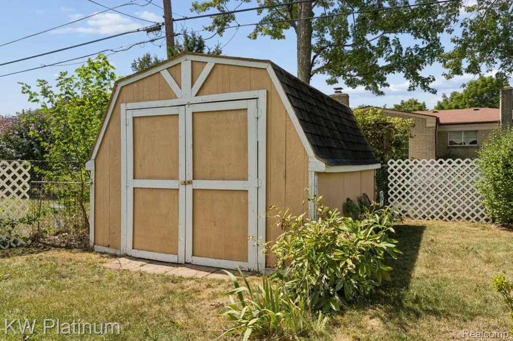 37233 Almont Drive W Sterling Heights City, MI 48310