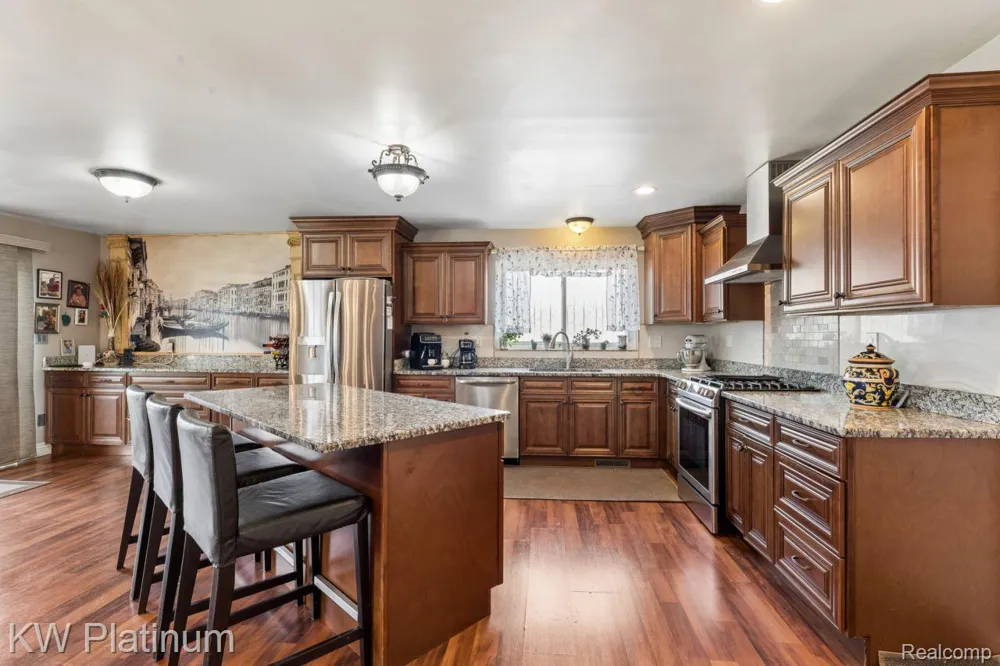 37233 Almont Drive W Sterling Heights City, MI 48310