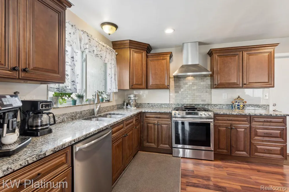 37233 Almont Drive W Sterling Heights City, MI 48310