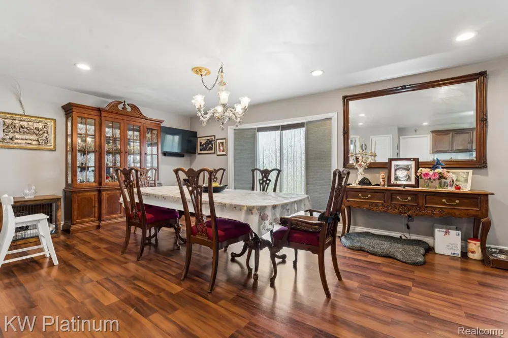 37233 Almont Drive W Sterling Heights City, MI 48310