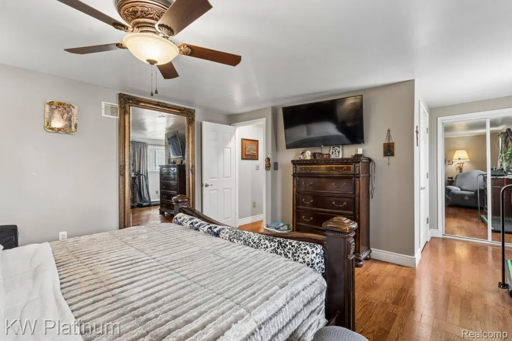37233 Almont Drive W Sterling Heights City, MI 48310