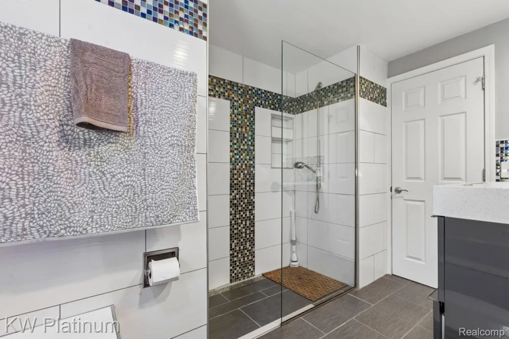 37233 Almont Drive W Sterling Heights City, MI 48310