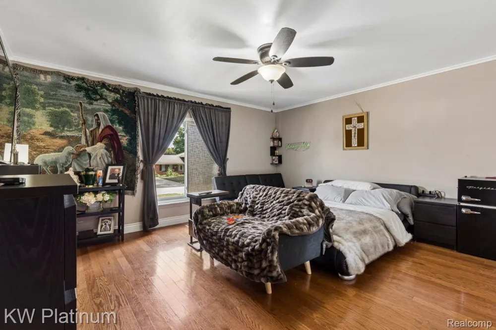 37233 Almont Drive W Sterling Heights City, MI 48310