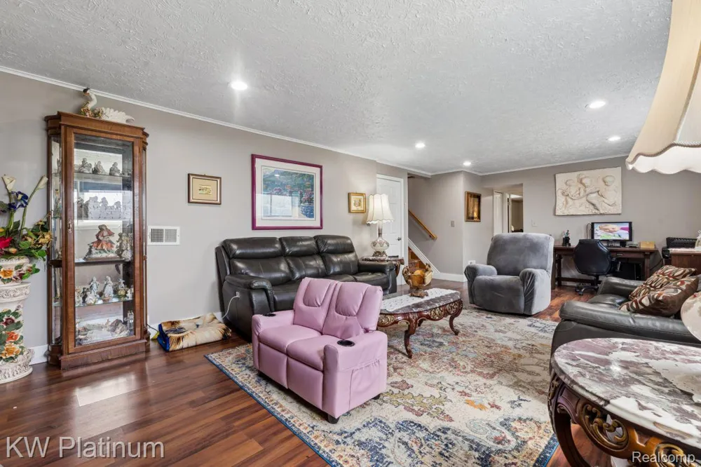 37233 Almont Drive W Sterling Heights City, MI 48310