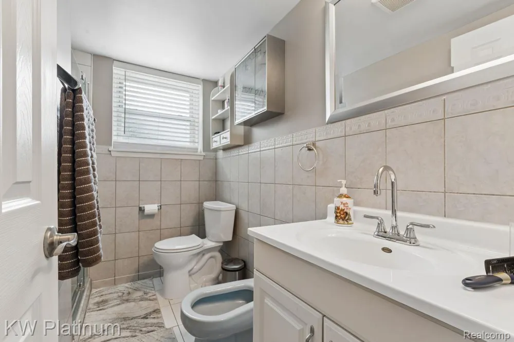 37233 Almont Drive W Sterling Heights City, MI 48310
