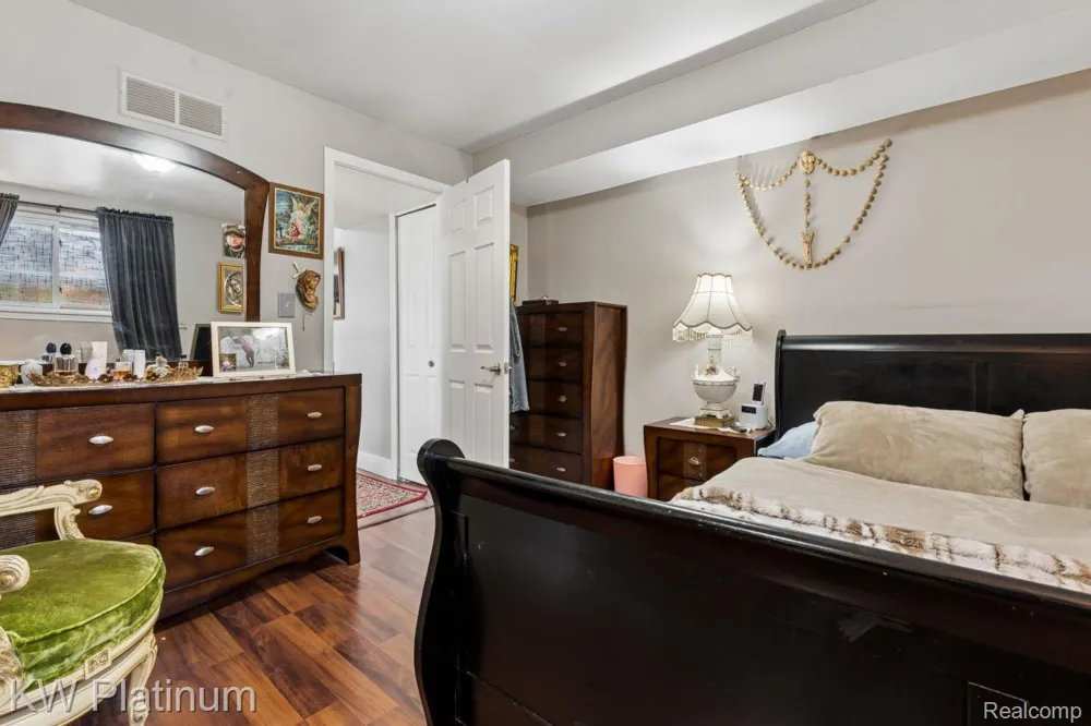 37233 Almont Drive W Sterling Heights City, MI 48310