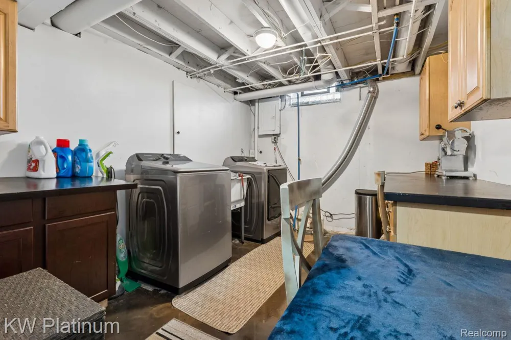 37233 Almont Drive W Sterling Heights City, MI 48310