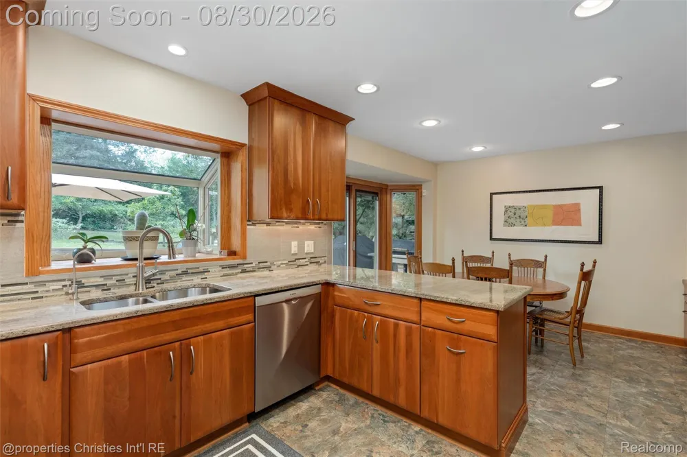 28107 New Bedford Drive Farmington Hills City, MI 48334