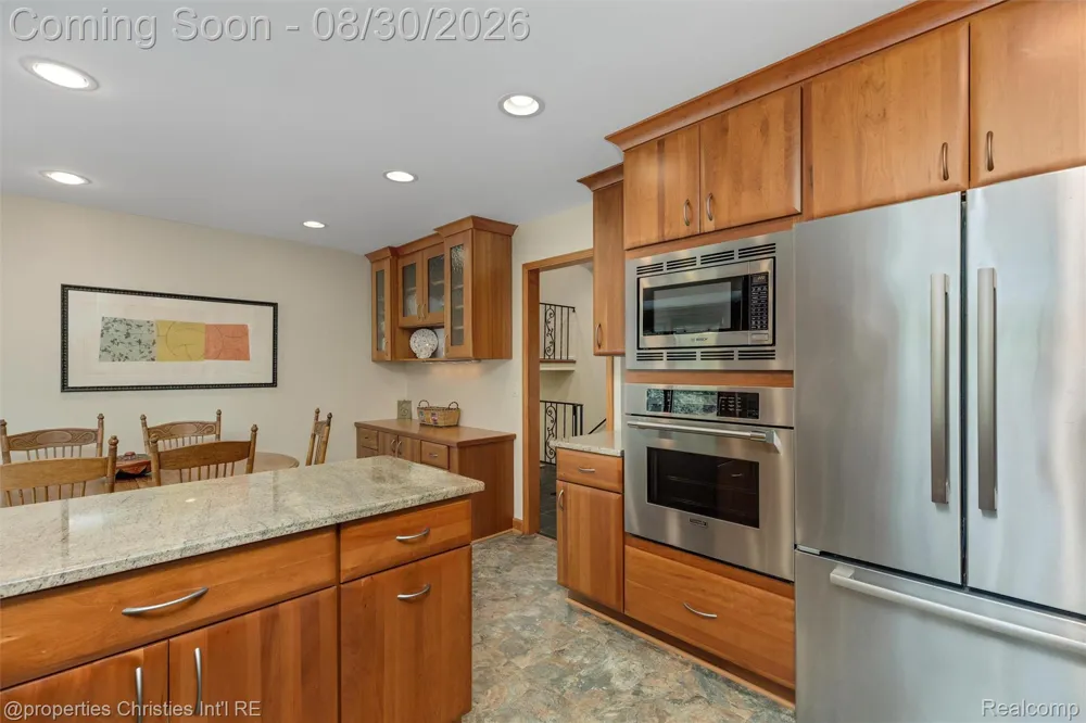 28107 New Bedford Drive Farmington Hills City, MI 48334