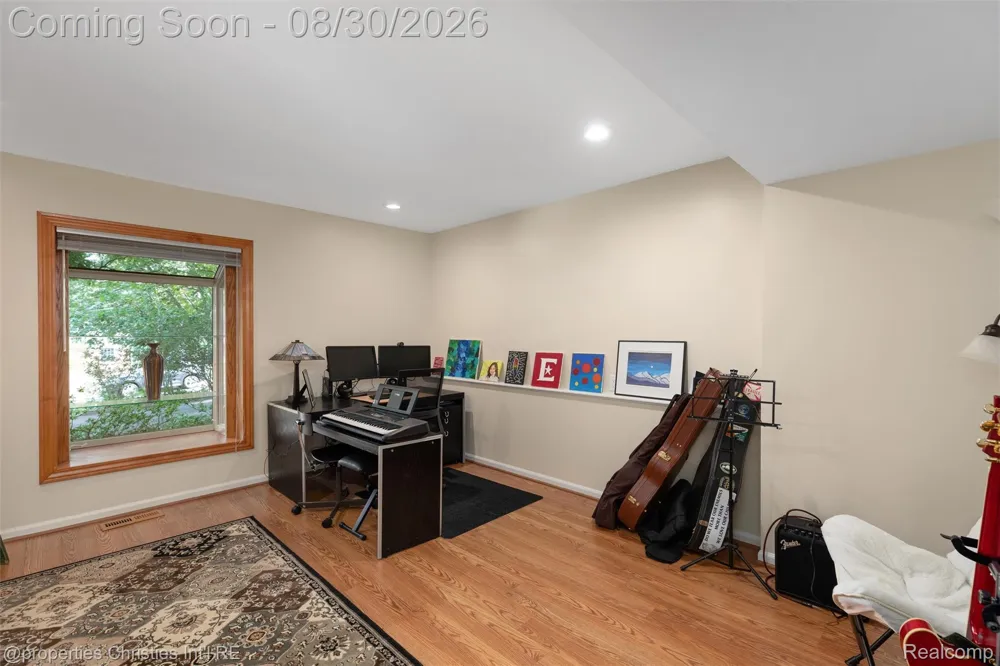 28107 New Bedford Drive Farmington Hills City, MI 48334