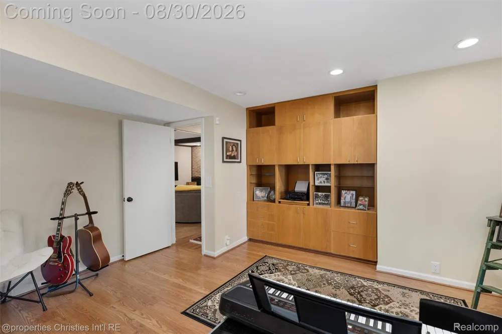 28107 New Bedford Drive Farmington Hills City, MI 48334