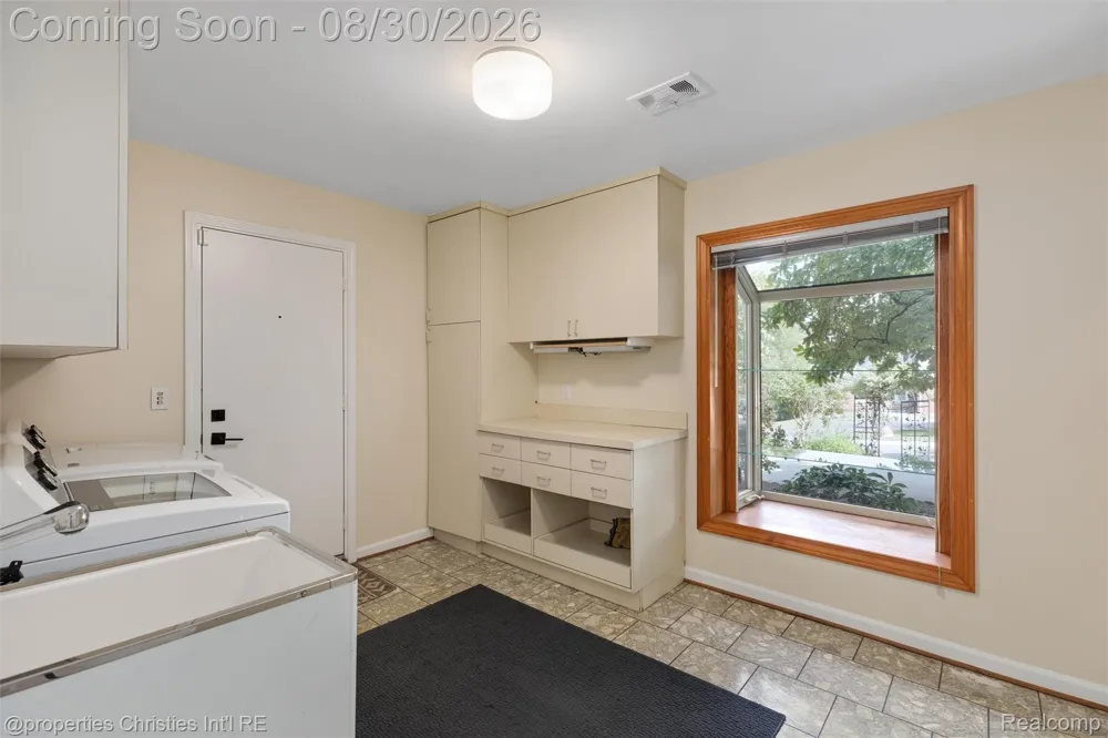 28107 New Bedford Drive Farmington Hills City, MI 48334