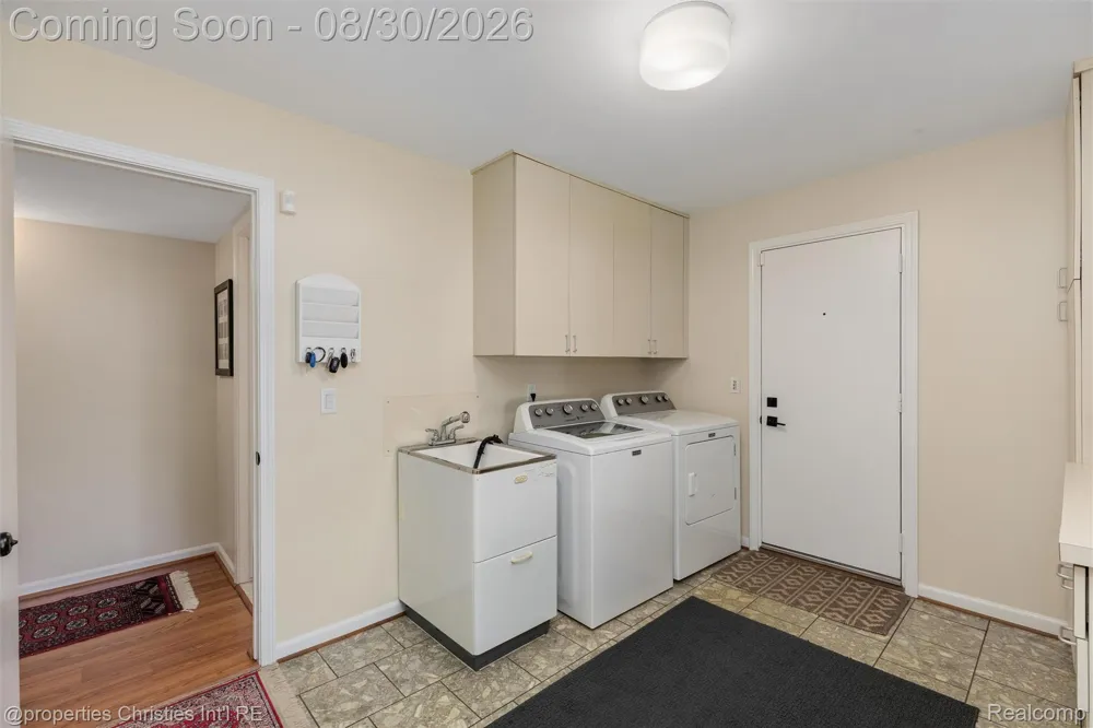28107 New Bedford Drive Farmington Hills City, MI 48334