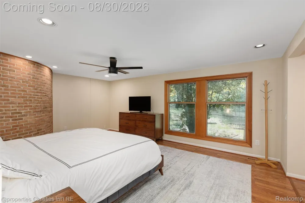 28107 New Bedford Drive Farmington Hills City, MI 48334