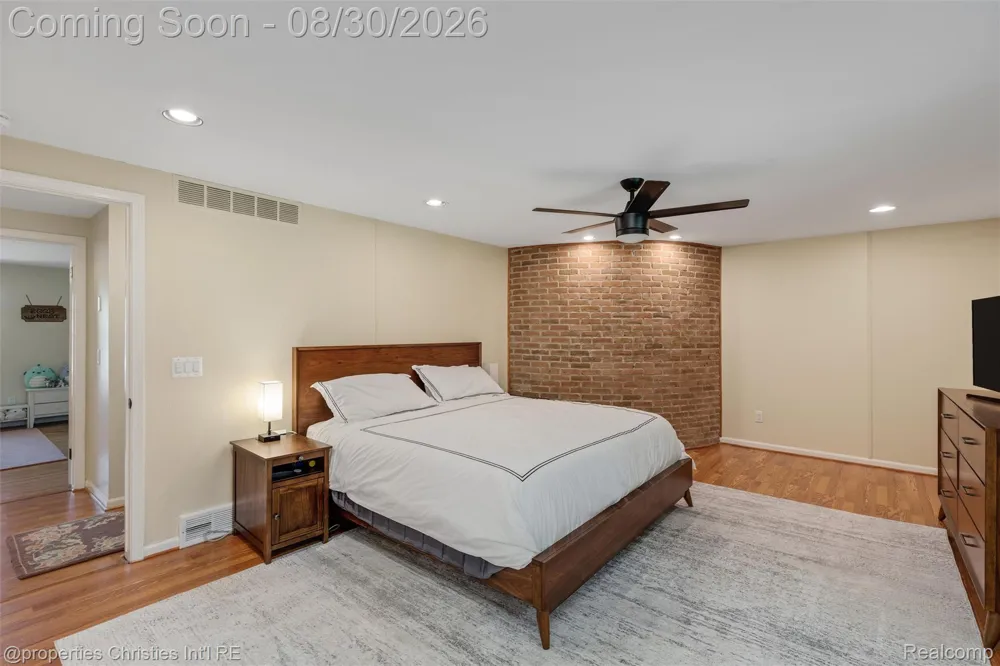 28107 New Bedford Drive Farmington Hills City, MI 48334
