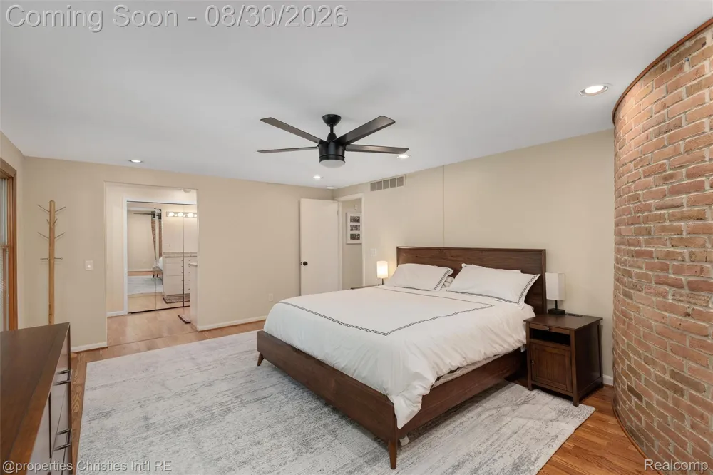28107 New Bedford Drive Farmington Hills City, MI 48334