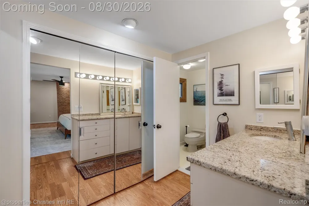 28107 New Bedford Drive Farmington Hills City, MI 48334