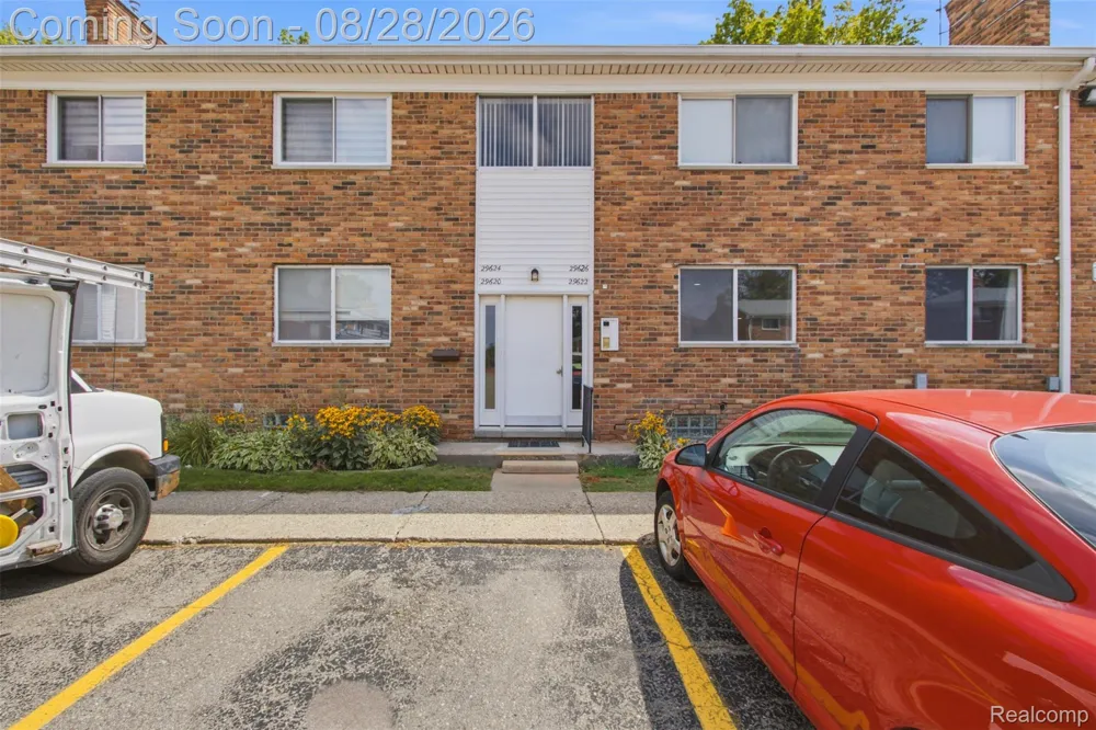 29622 Hoover Road Warren City, MI 48093