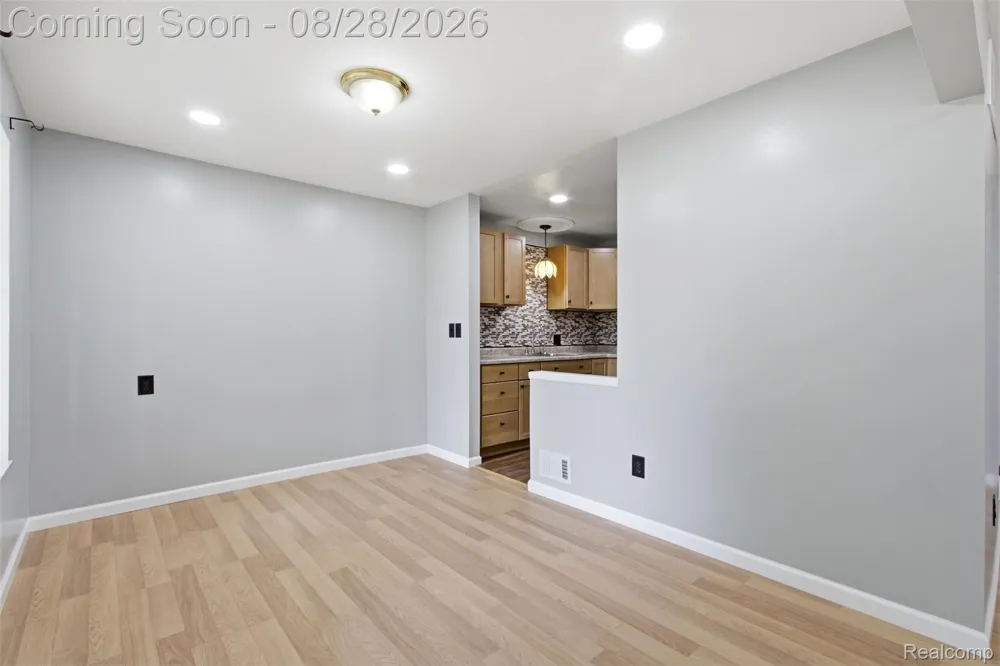 29622 Hoover Road Warren City, MI 48093