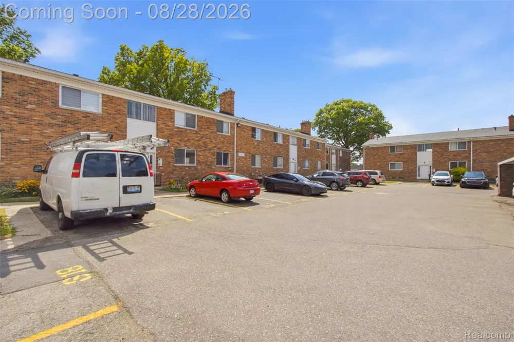 29622 Hoover Road Warren City, MI 48093