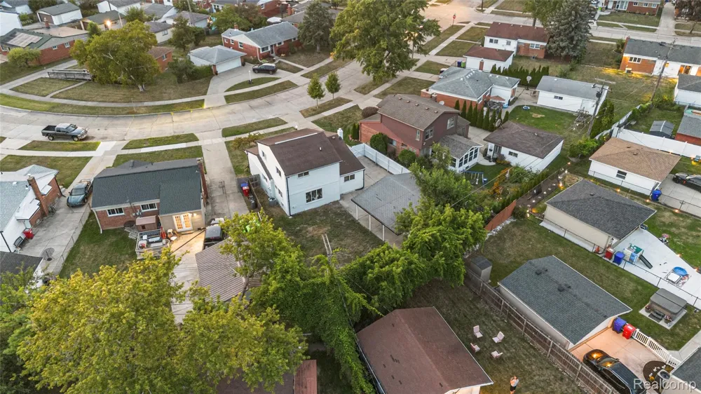 31202 Summer Lane E Fraser City, MI 48026