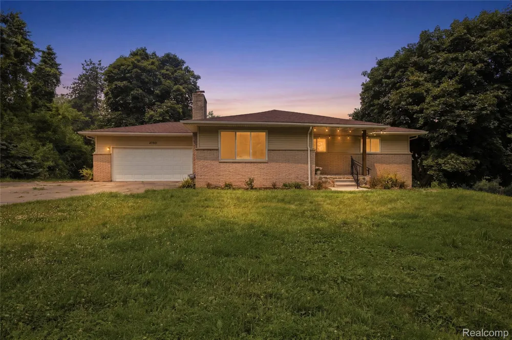 4700 Indianwood Court Independence Charter Township, MI 48348