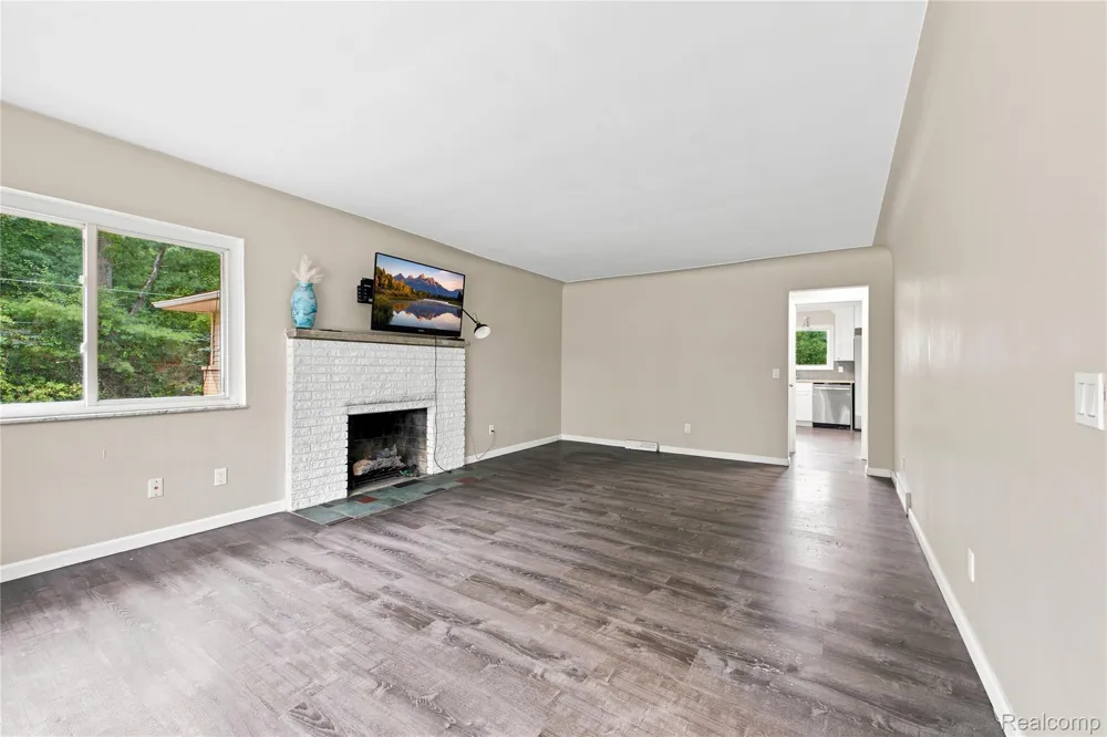 4700 Indianwood Court Independence Charter Township, MI 48348